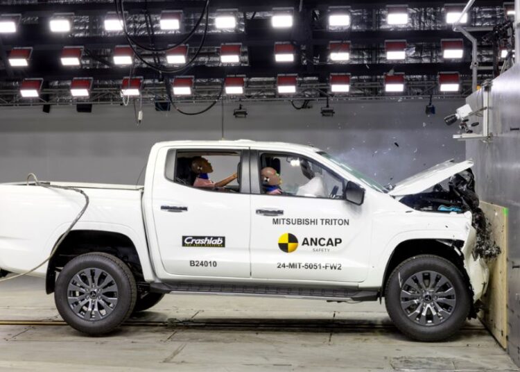 Mitsubishi Triton mới