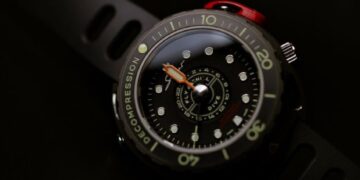 Singer Divetrack
