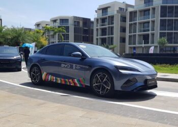 BYD mang 03 dòng xe SEAL, DOLPHIN và ATTO 3 cho người dùng Việt Nam lái thử trước khi ra mắt