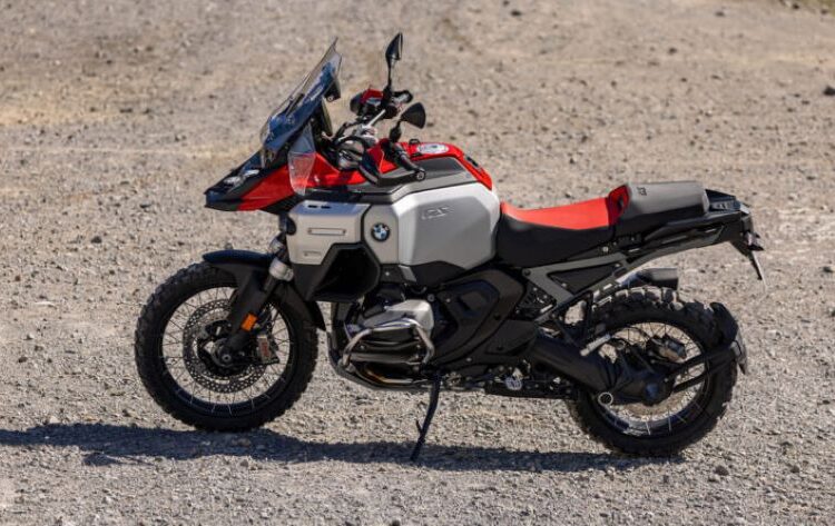 BMW ra mắt R 1300 GS Adventure mới, trang bị bình xăng 30 lít, hộp số bán tự động