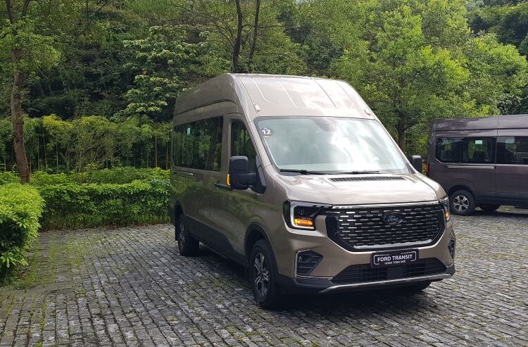 Ford Transit mới