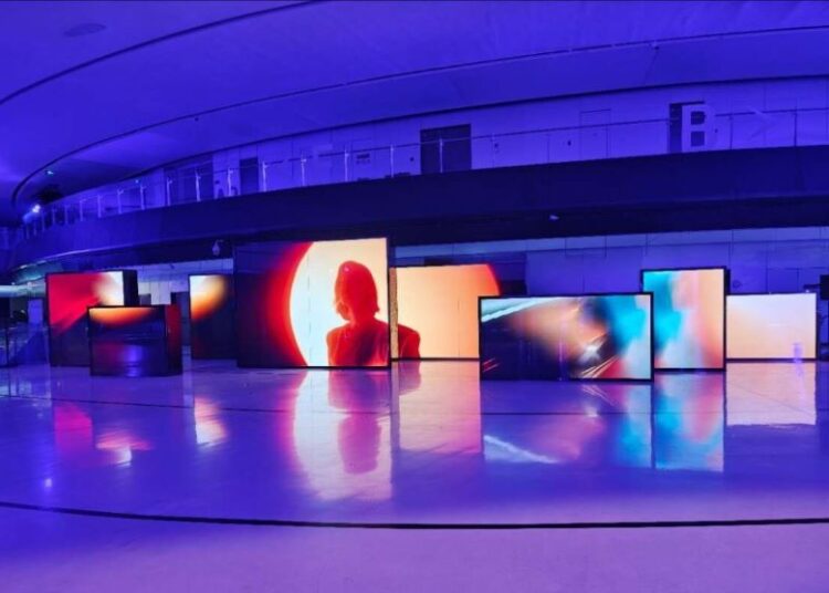 Lynk & Co “nhá hàng” mẫu điện thoại thông minh Phone Pro