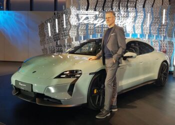 Porsche Taycan mới