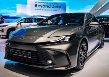 Toyota Camry mới