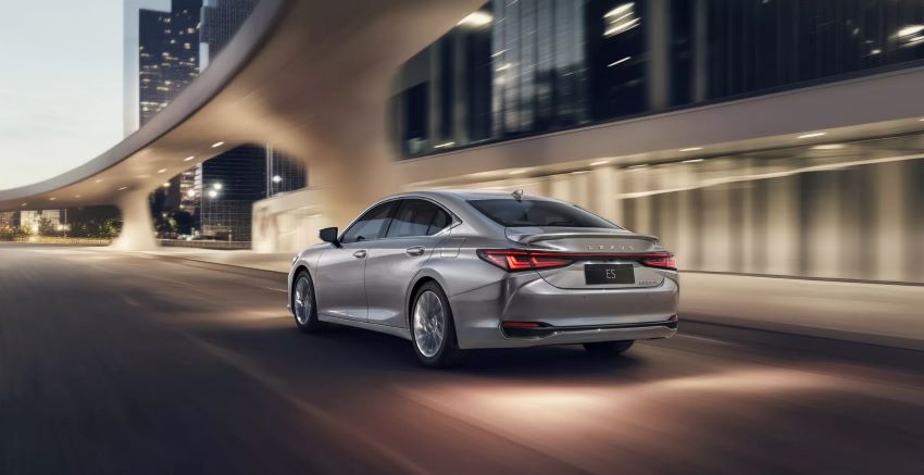 Lexus ES 2025