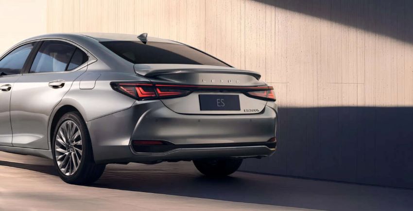 Lexus ES 2025