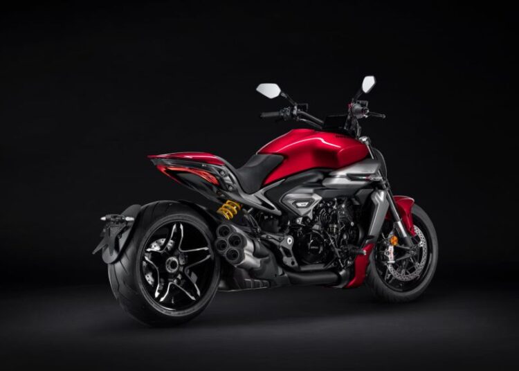 Ducati XDiavel V4 2025
