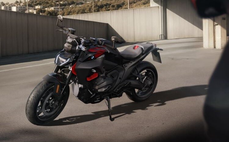 BMW R 1300 R – Mạnh mẽ hơn, cá tính hơn
