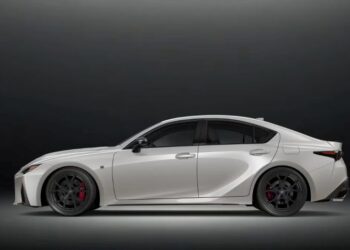 Lexus IS Ultimate Edition 2025