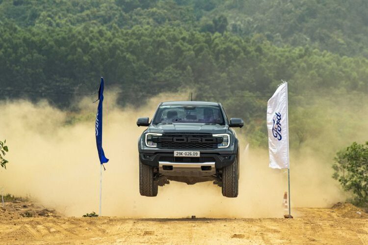 Ford Ranger Raptor: Đậm chất off-road đỉnh cao