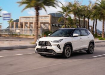 Gần 1.500 chiếc Toyota Yaris Cross HEV được triệu hồi tại Việt Nam do lỗi kính nóc toàn cảnh