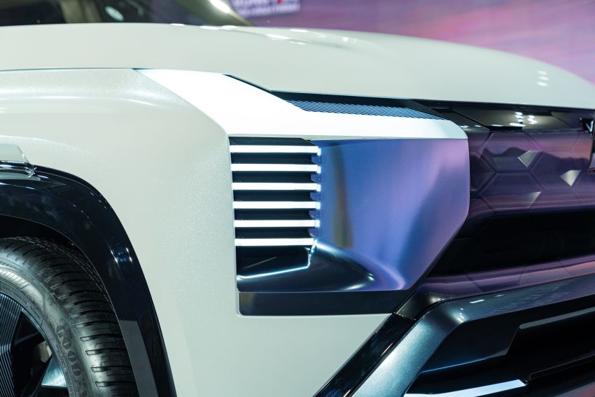 Mitsubishi DST