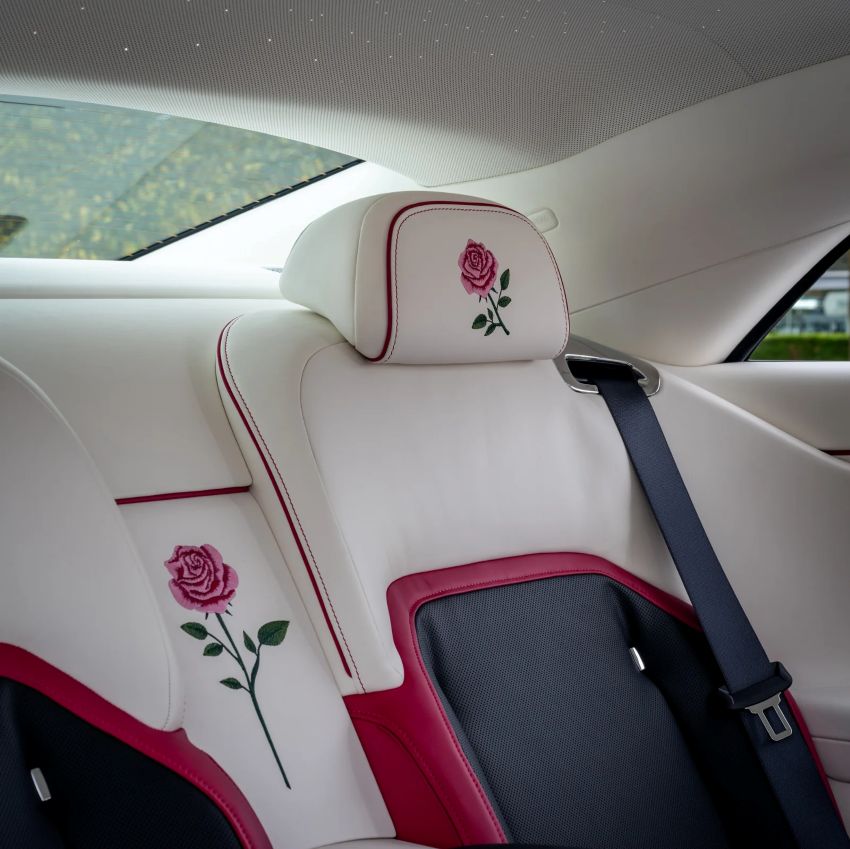 Rolls-Royce Spectre Rose 