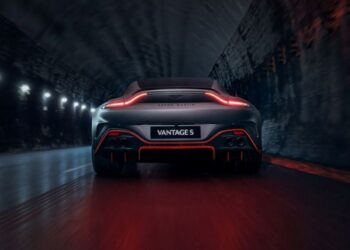 Aston Martin Vantage S 2026 trở lại: Thể thao hơn, mạnh mẽ hơn với 670 mã lực