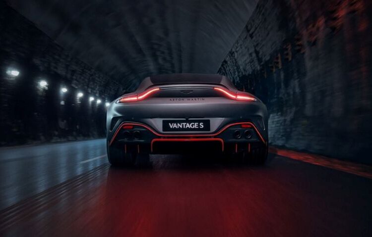 Aston Martin Vantage S 2026 trở lại: Thể thao hơn, mạnh mẽ hơn với 670 mã lực