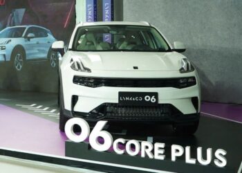 Lynk & Co 06 Core Plus
