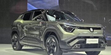 Suzuki trình làng SUV điện đầu tiên eVitara, phạm vi 500 km