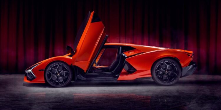 Lamborghini triệu hồi 27 chiếc Revuelto trên toàn cầu do lỗi cửa scissor, có thể rớt cửa khi mở