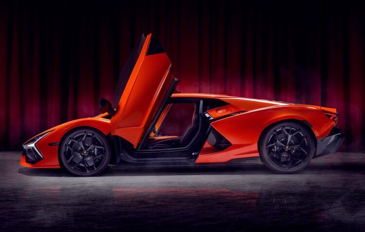 Lamborghini triệu hồi 27 chiếc Revuelto trên toàn cầu do lỗi cửa scissor, có thể rớt cửa khi mở