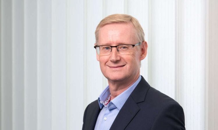 Ông Adrian Mardell rời Jaguar Land Rover sau 35 năm gắn bó và 3 năm giữ vị trí CEO