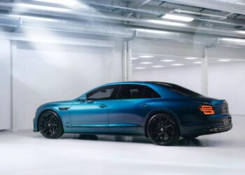 Bentley Flying Spur với màu sơn Ombré tùy chọn