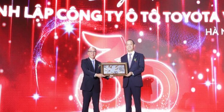Toyota công bố kế hoạch đầu tư hơn 360 triệu USD cho sản xuất xe Hybrid tại Việt Nam