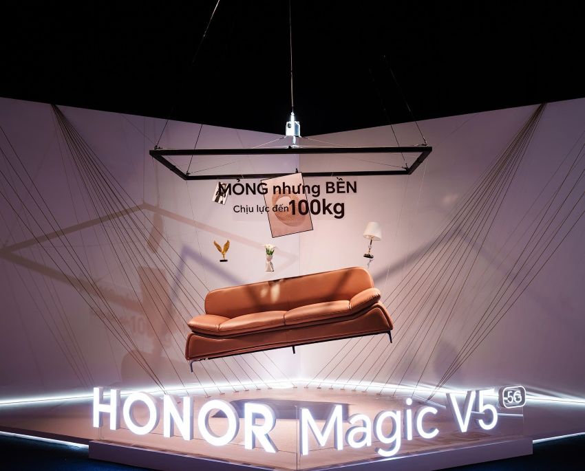 HONOR Magic V5