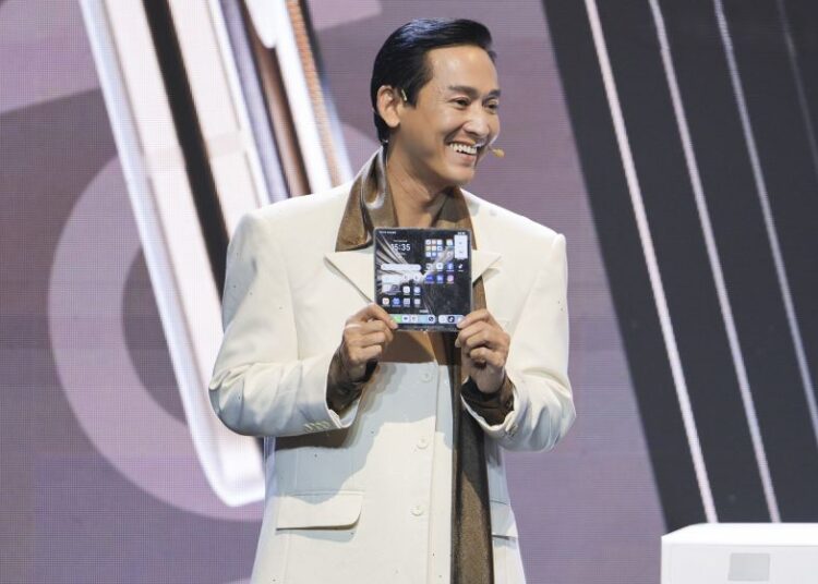 HONOR Magic V5: Khi công nghệ hòa quyện phong cách sống