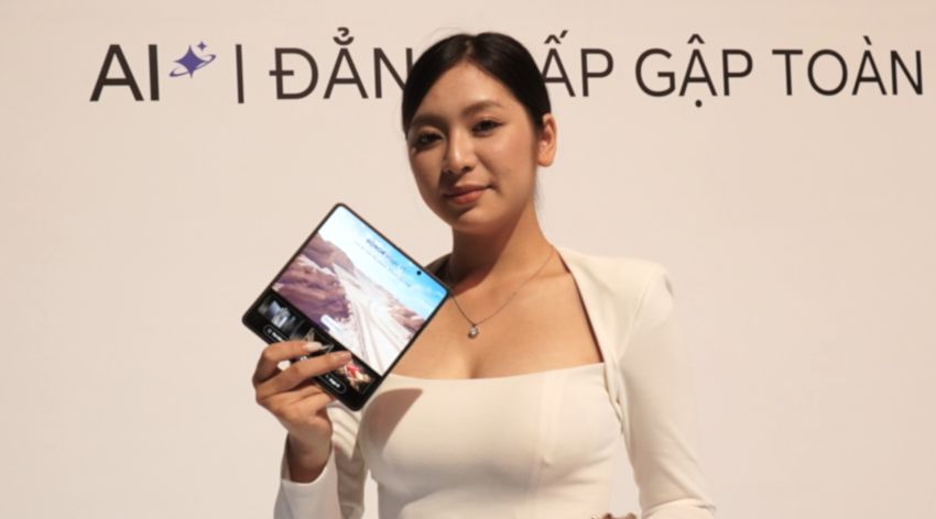 HONOR Magic V5