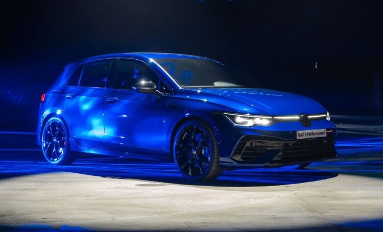Volkswagen Golf thế hệ mới trình làng tại Việt Nam với 6 phiên bản, giá từ 798 triệu đồng