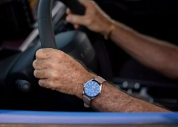 Đồng hồ Lancia HF Limited Edition: Di sản rally được tái hiện trên cổ tay