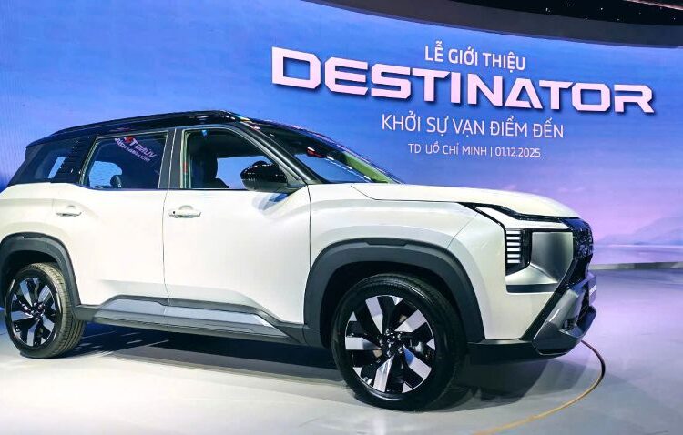 Giá Mitsubishi Destinator