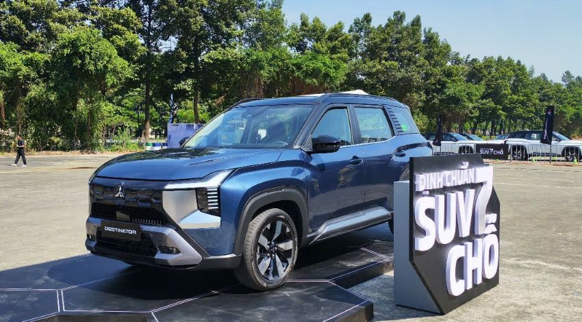 Giá Mitsubishi Destinator