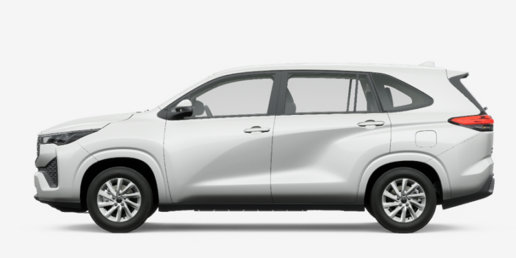 Toyota Innova Cross 2.0G phiên bản 2025, giá từ 730 triệu đồng