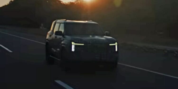 Mitsubishi “nhá hàng” Pajero thế hệ mới 2026