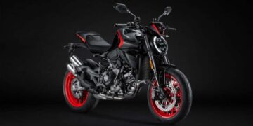 Ducati Monster 2026 Sport Livery ra mắt: Lần đầu trang bị cruise control