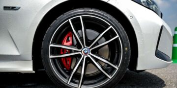 Bridgestone ra mắt lốp xe hiệu suất Potenza Adrenalin RE005, tăng độ bám đường