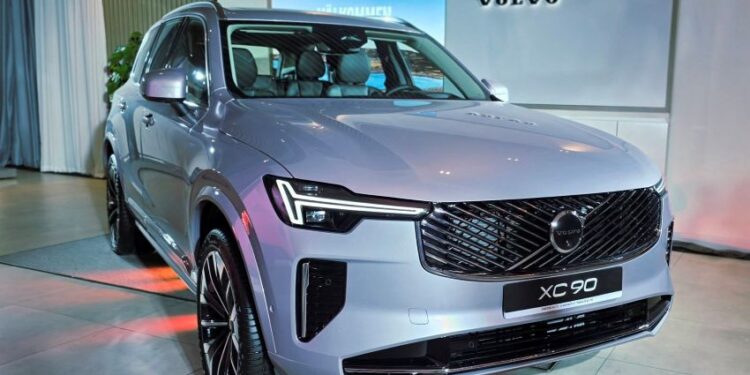 Volvo XC90 2026 ra mắt Việt Nam: Nâng cấp thiết kế, nâng cấp công nghệ, giá từ 3,289 tỷ đồng