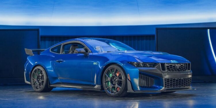 Ford Mustang Dark Horse SC 2026