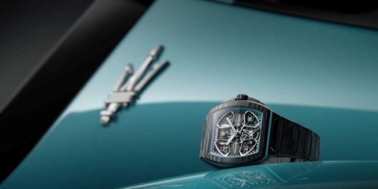 Đồng hồ Maserati UltraFino Flying Tourbillon: Tinh thần Cây Đinh Ba trên cổ tay