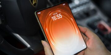 OPPO Find N6: Smartphone gập “xóa nếp gấp màn hình”, camera 200MP, giá gần 65 triệu đồng