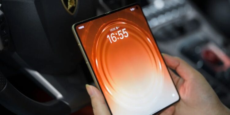 OPPO Find N6: Smartphone gập “xóa nếp gấp màn hình”, camera 200MP, giá gần 65 triệu đồng