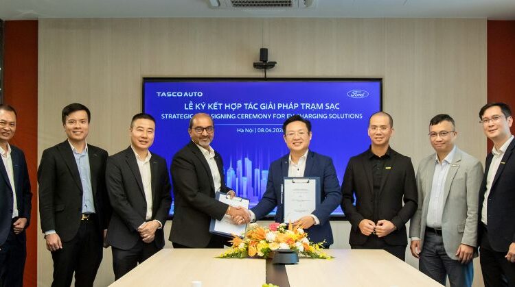 Tasco Auto bắt tay Ford Việt Nam hợp tác phát triển hạ tầng sạc xe điện