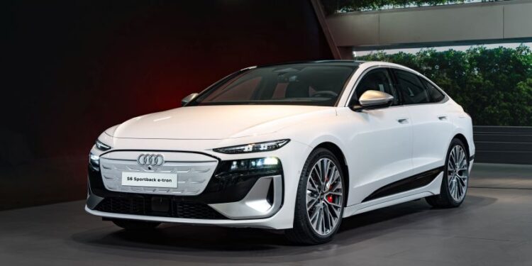 Audi S6 Sportback e-tron có mặt tại Việt Nam, giá từ 4,199 tỷ đồng