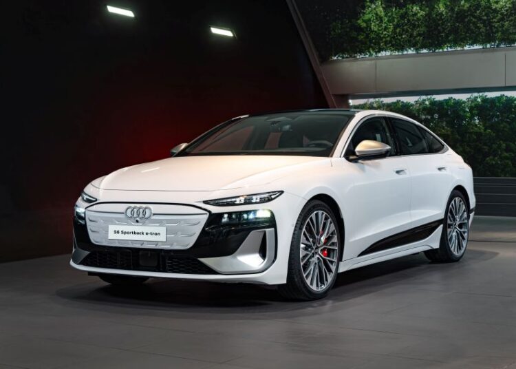 Audi S6 Sportback e-tron có mặt tại Việt Nam, giá từ 4,199 tỷ đồng