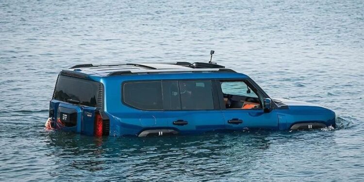 SUV địa hình Jetour G700 có khả năng “bơi” trên mặt nước