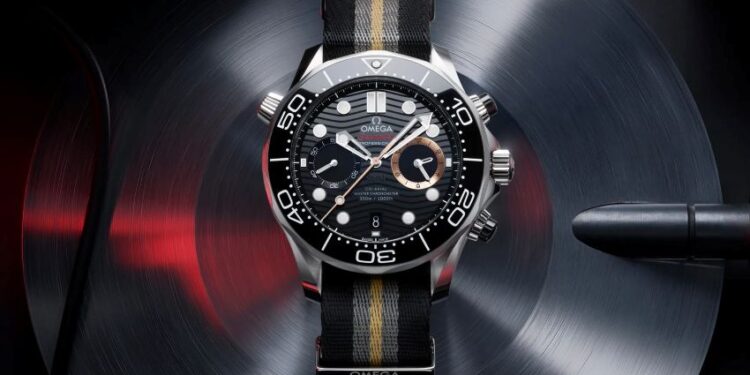 Omega Seamaster Diver 300M Chronograph 007 First Light: Đồng hồ James Bond mới lấy cảm hứng từ game 007