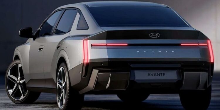 Hyundai Elantra 2027: Thiết kế như xe tương lai, thêm công nghệ AI và động cơ hybrid mới