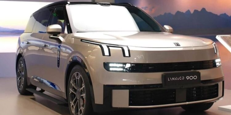 Lynk & Co 900 ra mắt Việt Nam: Flagship SUV plug-in hybrid 6 chỗ, giá 3,069 tỷ đồng