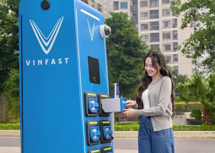 Hà Nội sắp có 10.000 tủ đổi pin xe máy điện VinFast